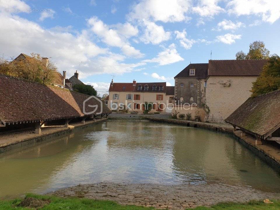 Maison à VARZY