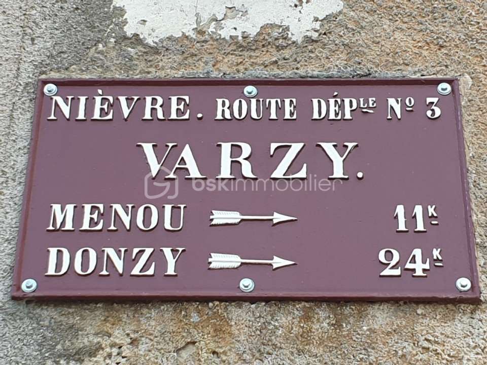 Maison à VARZY