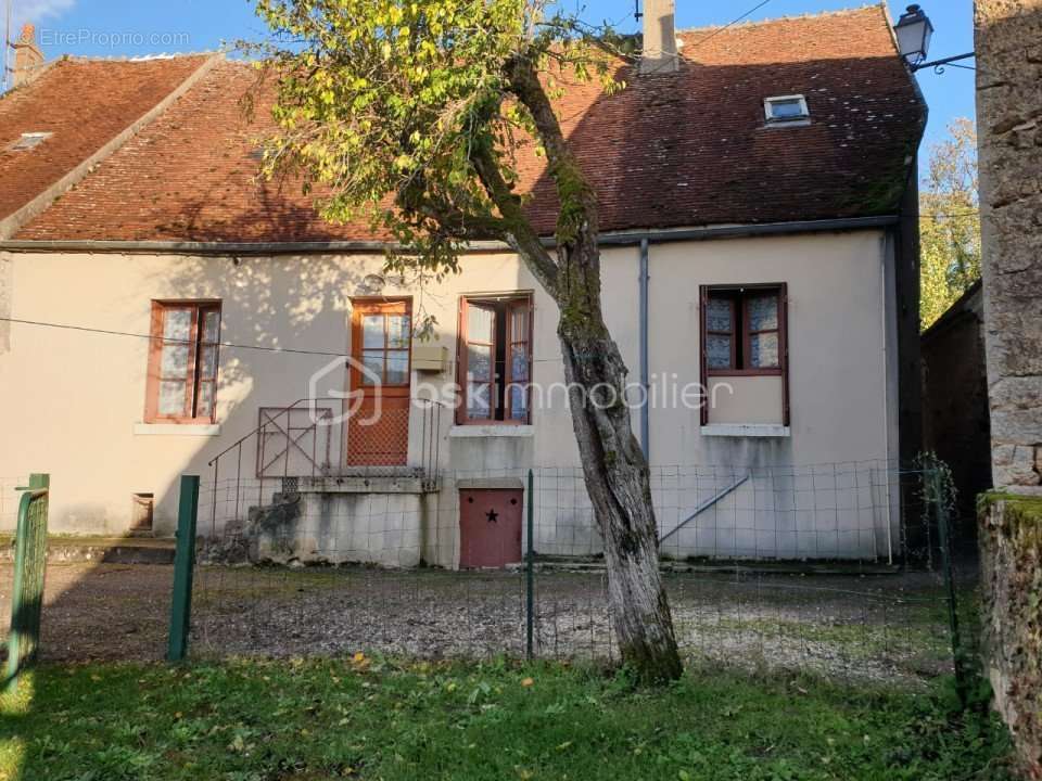 Maison à VARZY