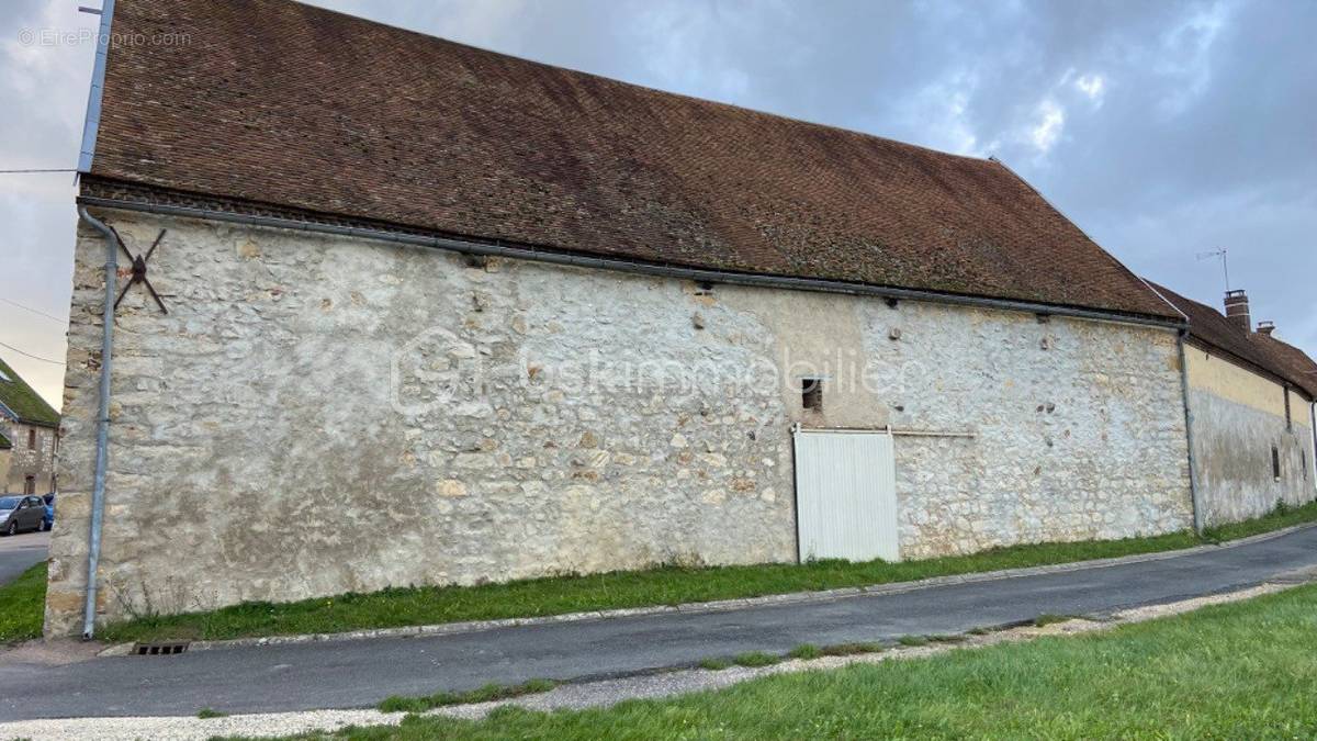 Maison à COURGENAY