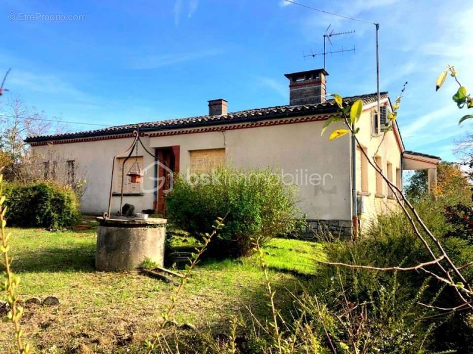 Maison à MONCLAR-DE-QUERCY