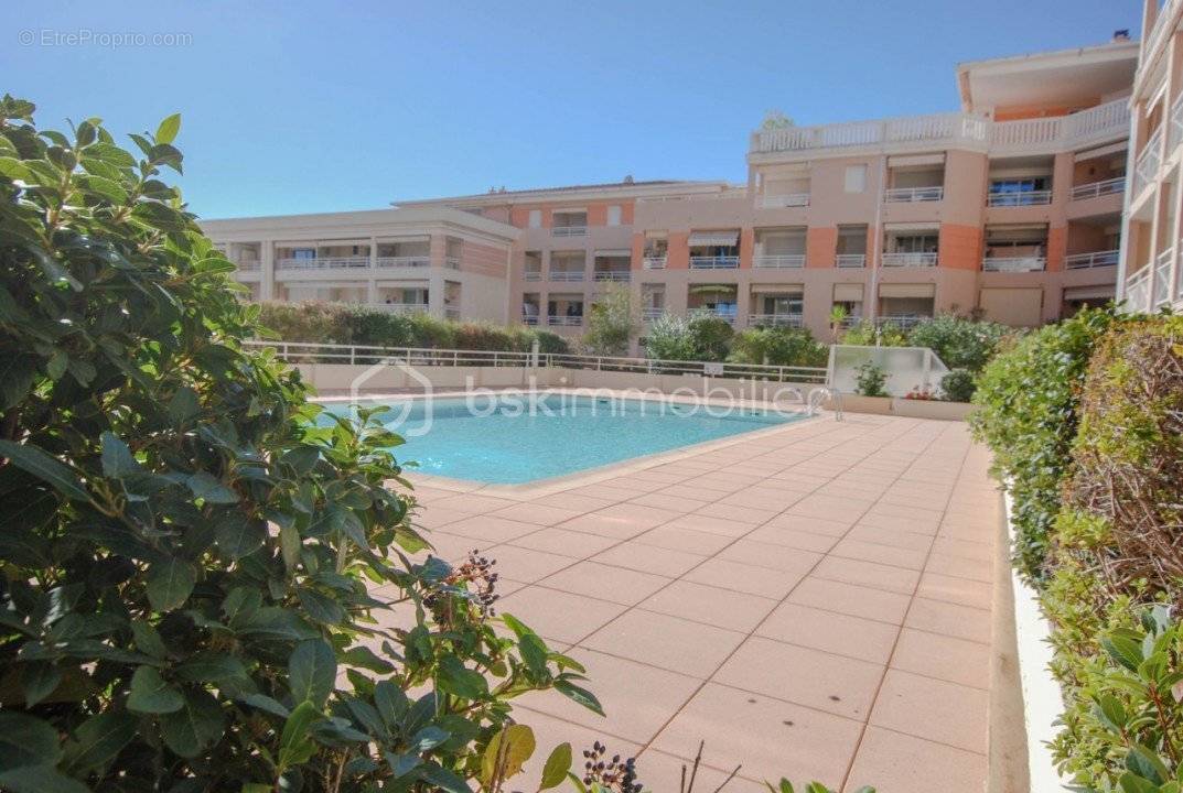 Appartement à VALLAURIS