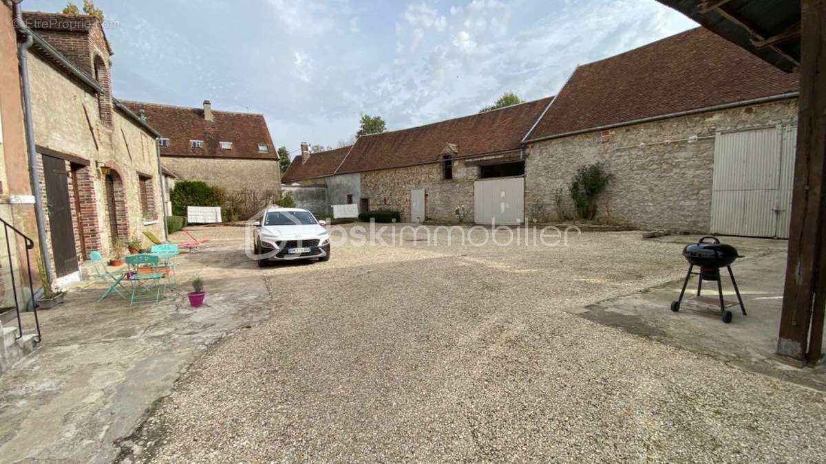 Maison à COURGENAY