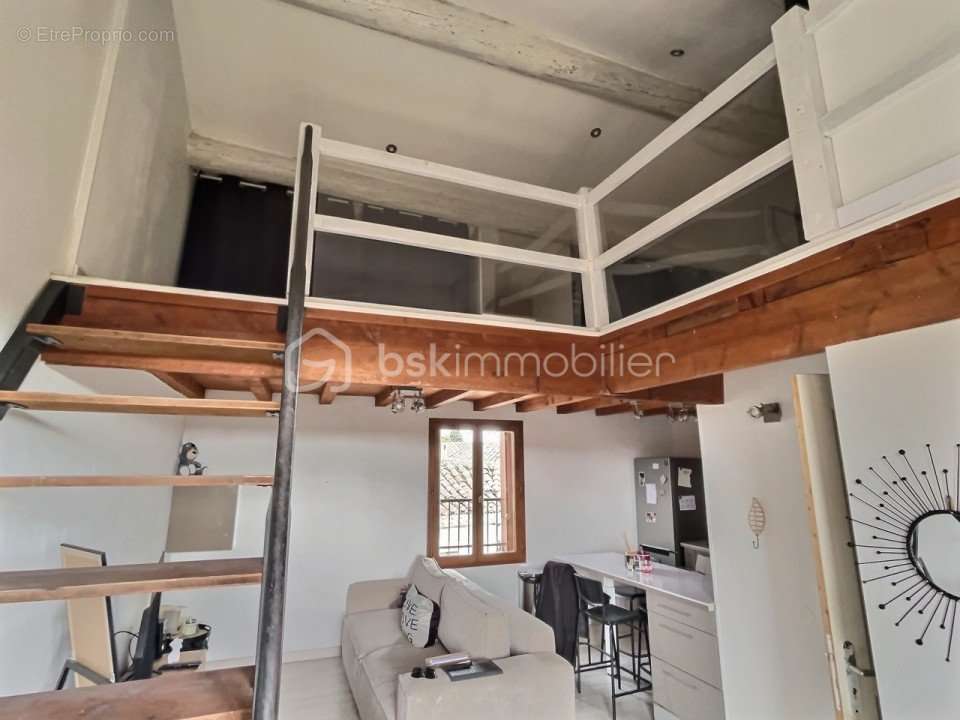 Appartement à LUNEL-VIEL