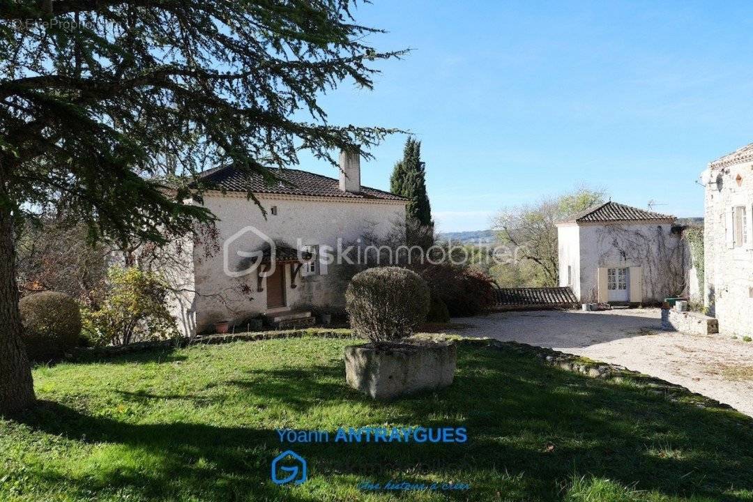 Maison à MONTAIGU-DE-QUERCY