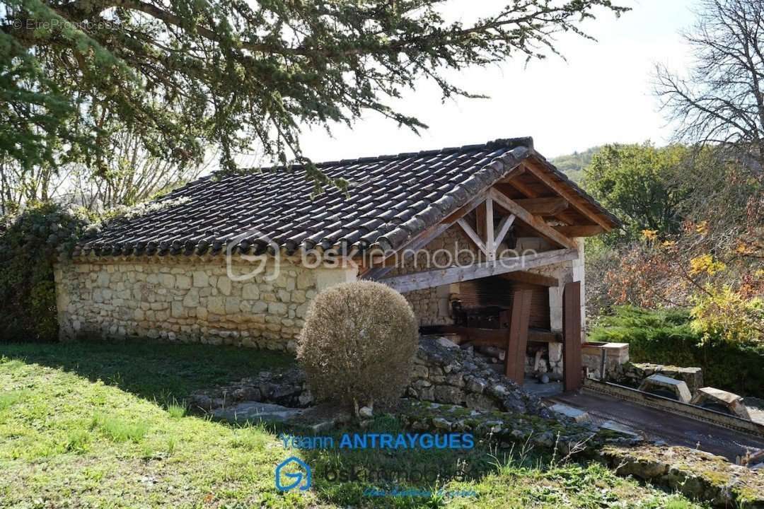 Maison à MONTAIGU-DE-QUERCY