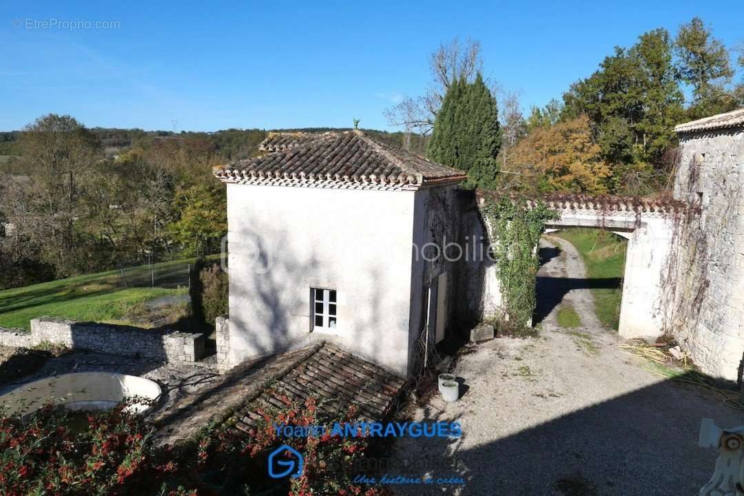 Maison à MONTAIGU-DE-QUERCY