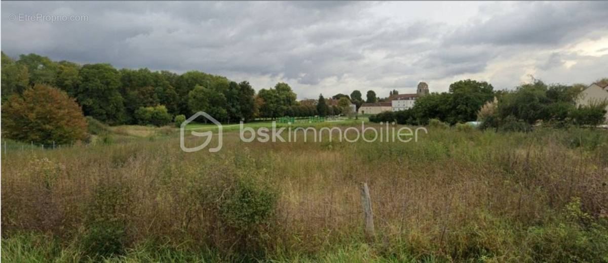 Terrain à LA CHAPELLE-GAUTHIER