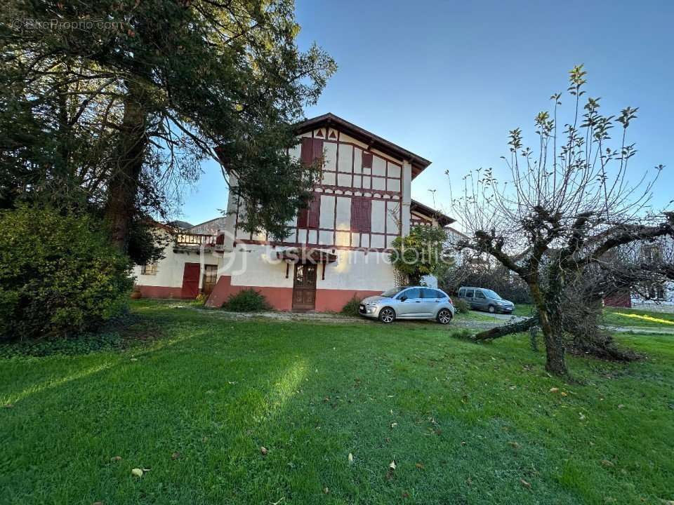 Maison à SAINT-JEAN-PIED-DE-PORT