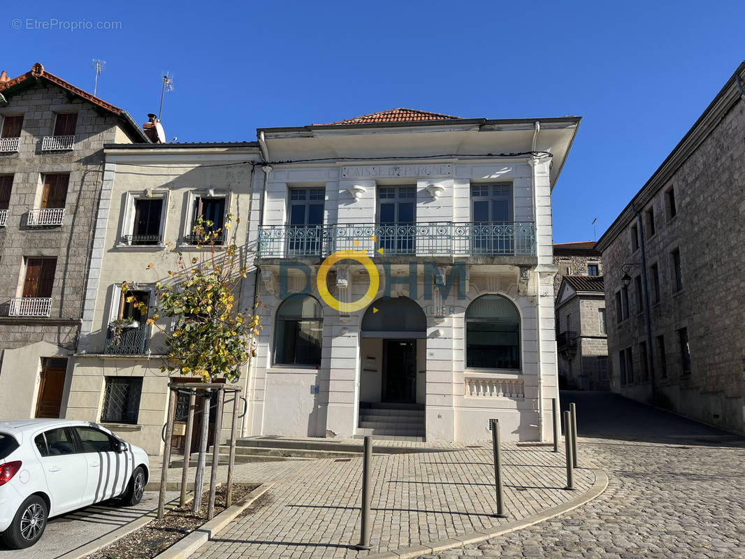 Appartement à SAINT-BONNET-LE-CHATEAU