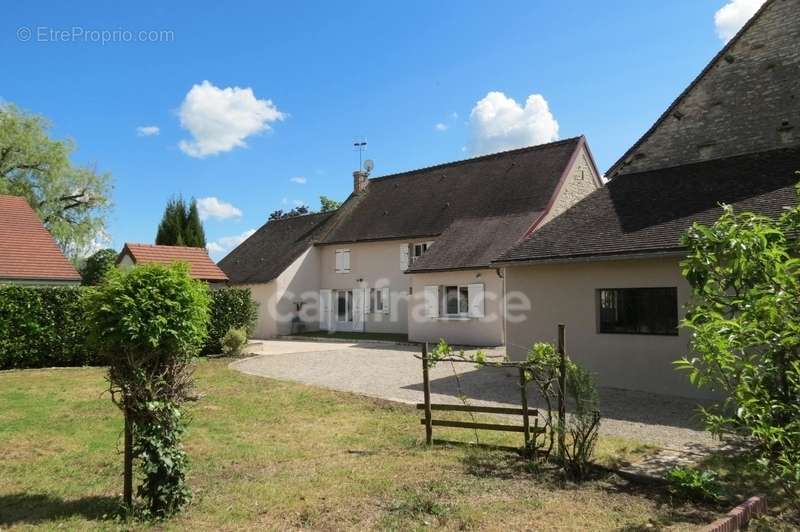 Maison à VIREY-LE-GRAND