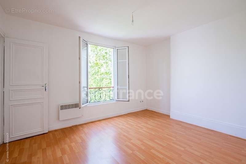 Appartement à PARIS-19E