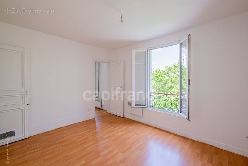 Appartement à PARIS-19E