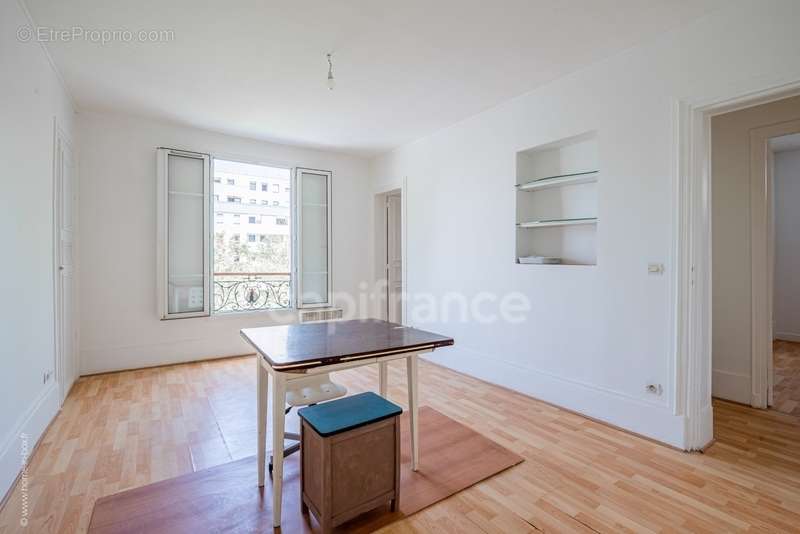 Appartement à PARIS-19E