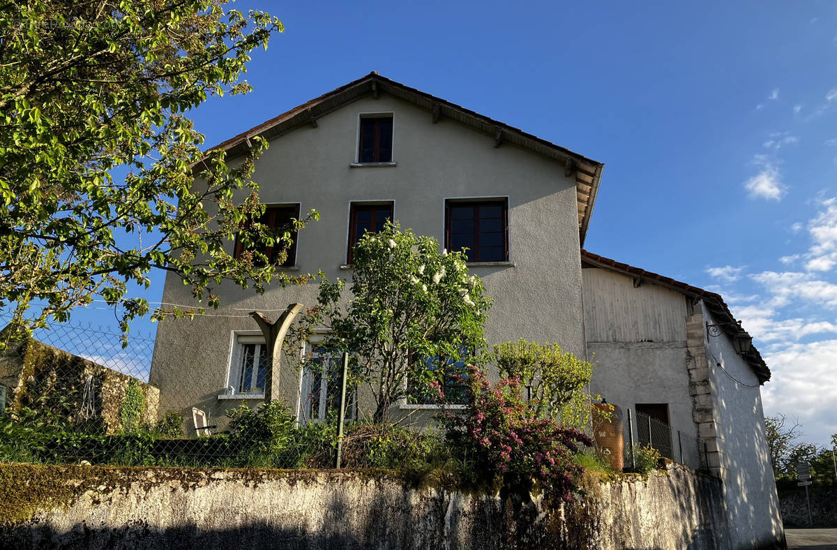 Maison à TOCANE-SAINT-APRE