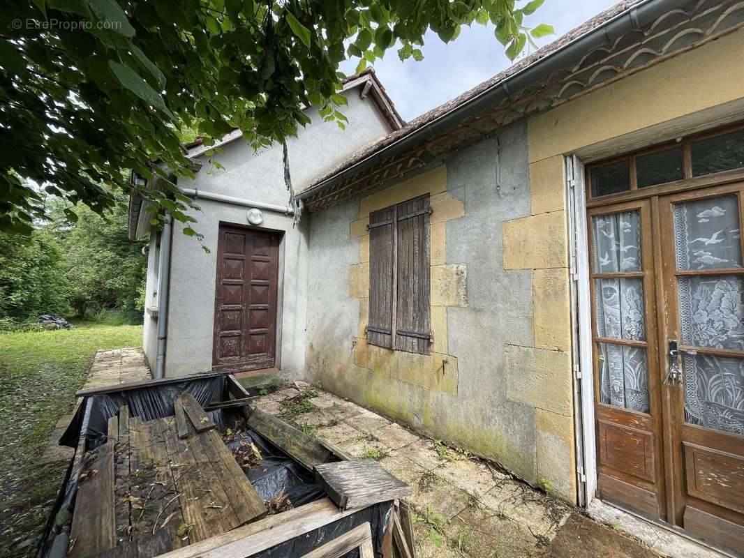 Maison à SAINT-MEDARD-D&#039;EXCIDEUIL