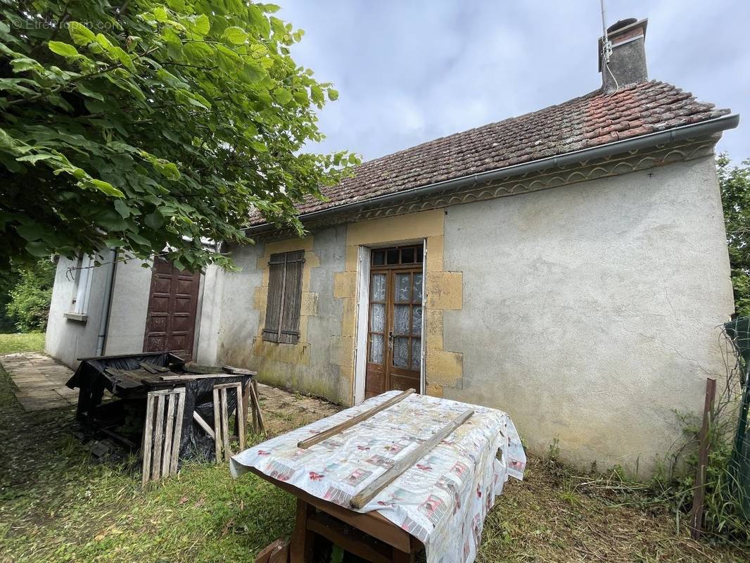 Maison à SAINT-MEDARD-D&#039;EXCIDEUIL