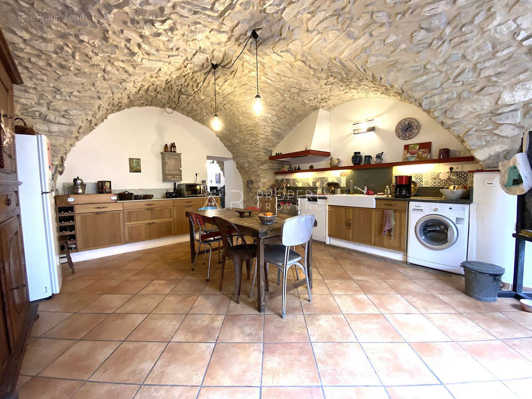 Cuisine / salle à manger - Maison à MERINDOL