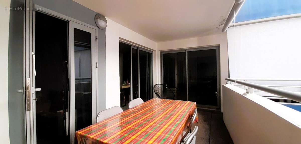 Photo 2 - Appartement à SAINT-DENIS