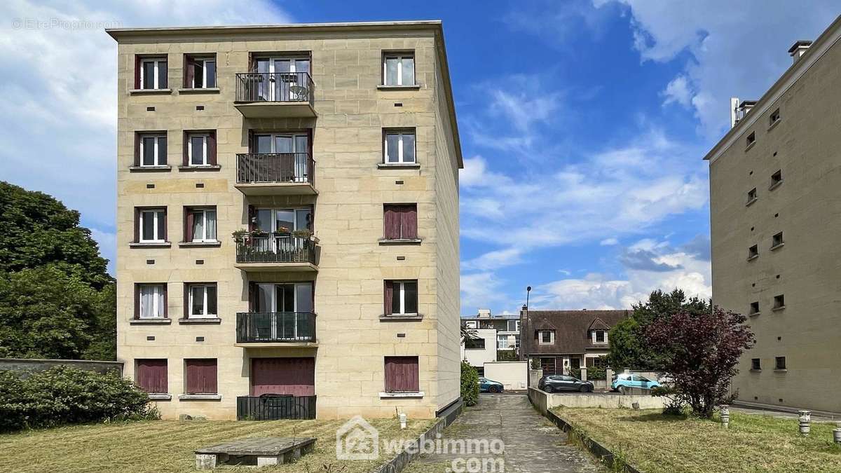 Appartement à SAINT-MAUR-DES-FOSSES