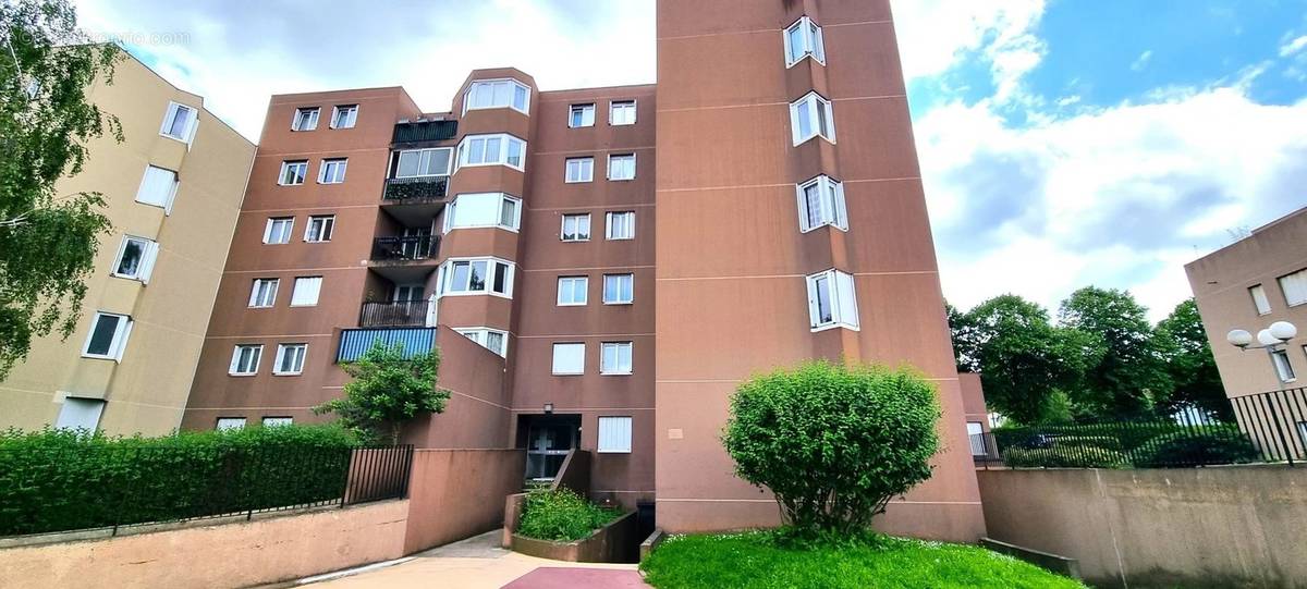 Appartement à LIVRY-GARGAN