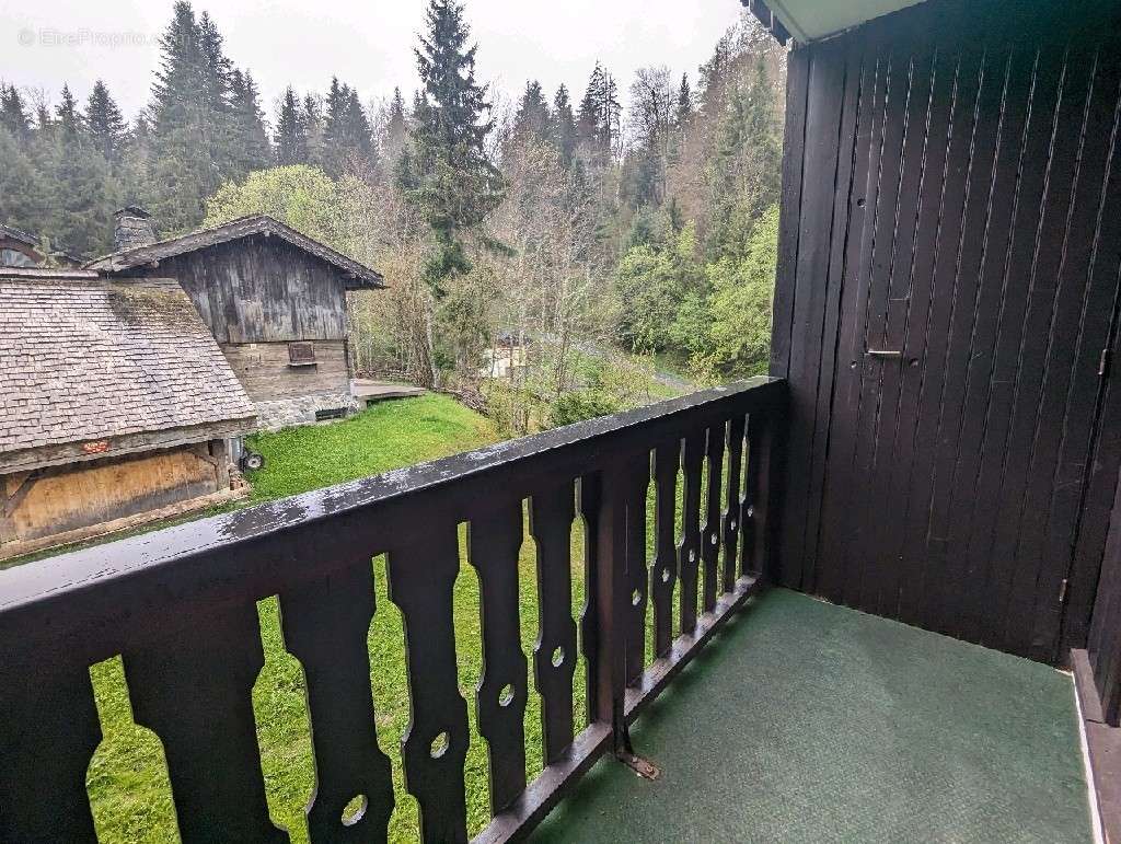 Appartement à MORILLON