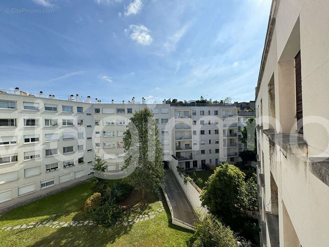 Appartement à NEUILLY-SUR-SEINE