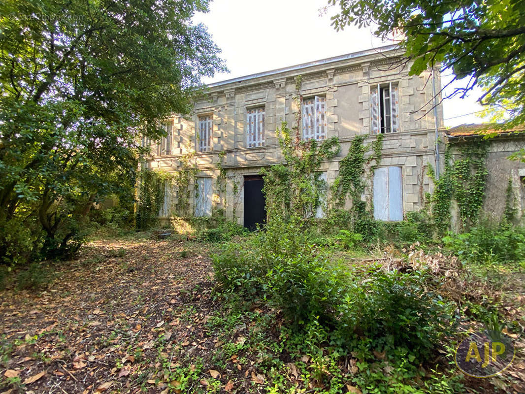 Maison à MOULIS-EN-MEDOC