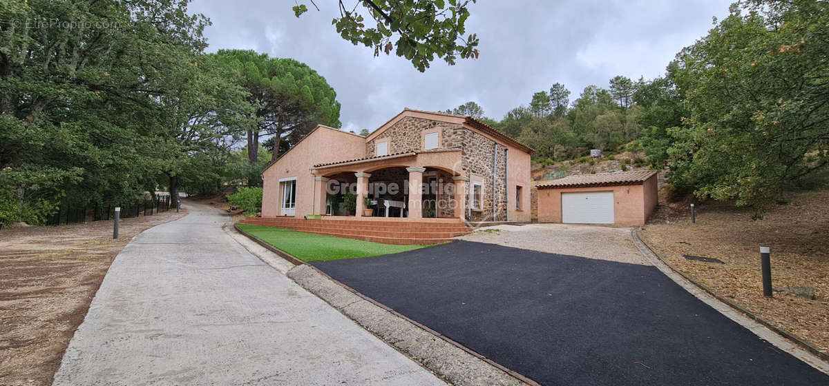 Maison à COLLOBRIERES