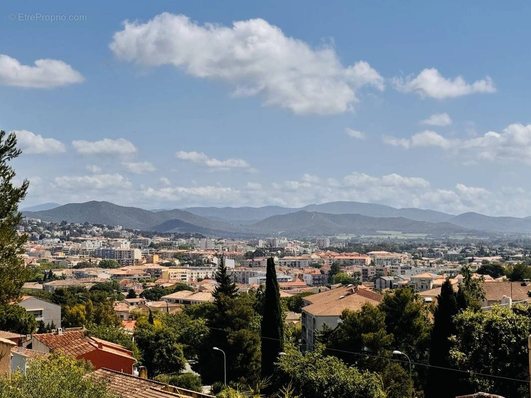 Maison à HYERES