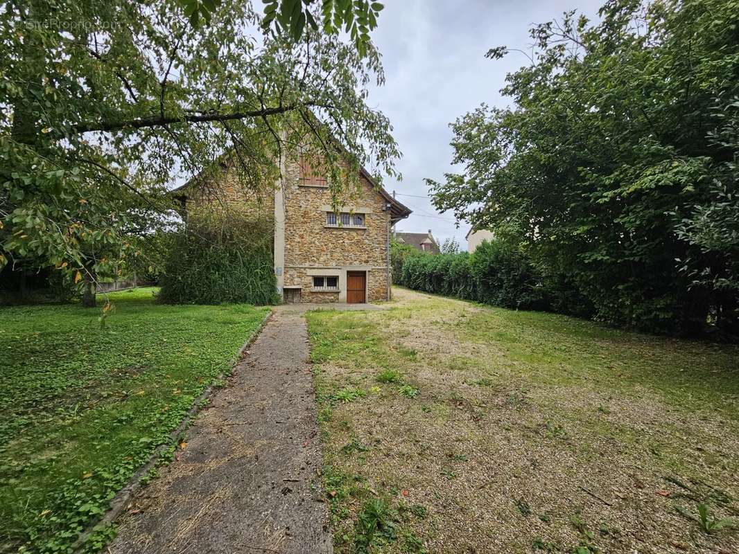 Maison à BALLANCOURT-SUR-ESSONNE