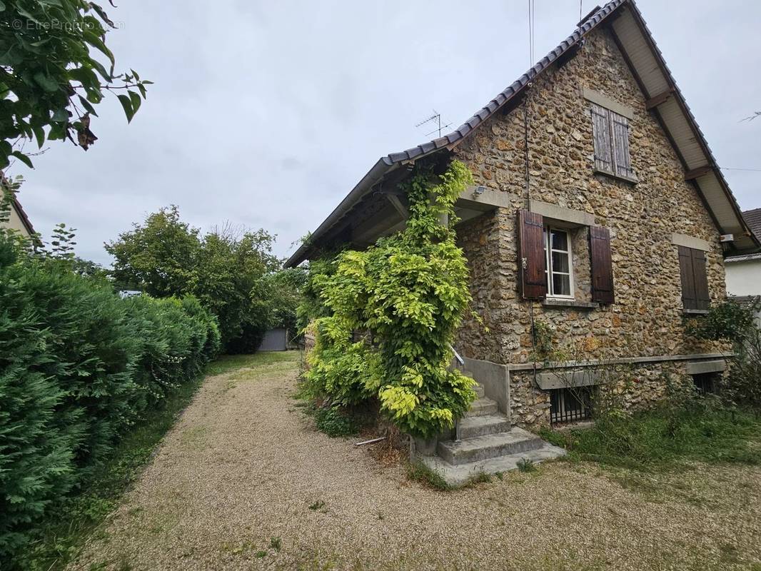 Maison à BALLANCOURT-SUR-ESSONNE