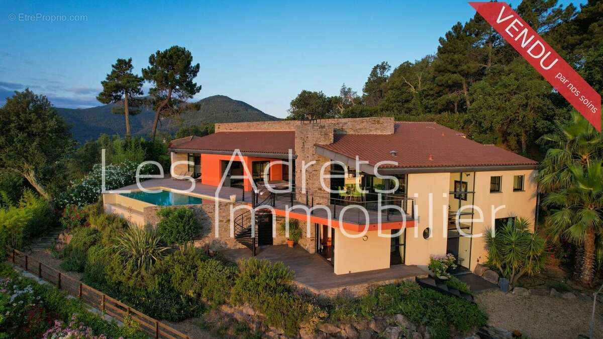 Maison à LES ADRETS-DE-L&#039;ESTEREL