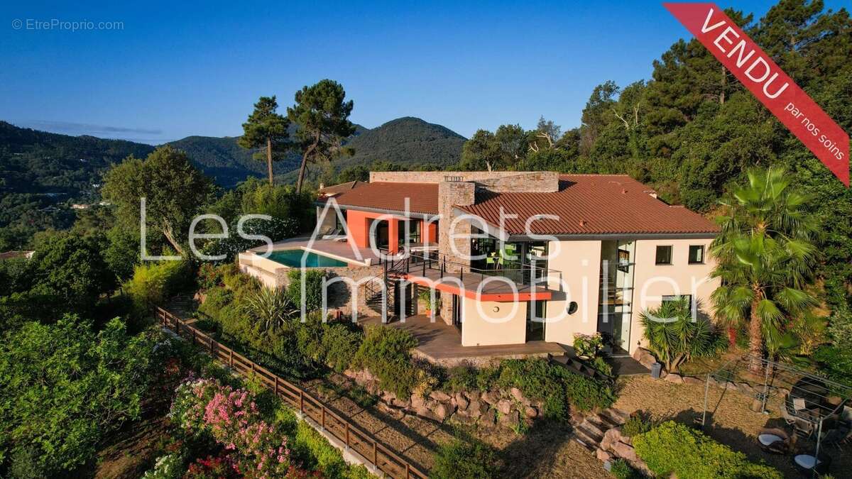 Maison à LES ADRETS-DE-L&#039;ESTEREL