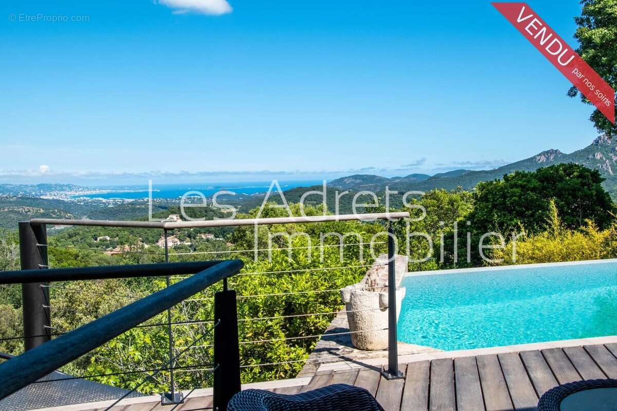 Maison à LES ADRETS-DE-L&#039;ESTEREL