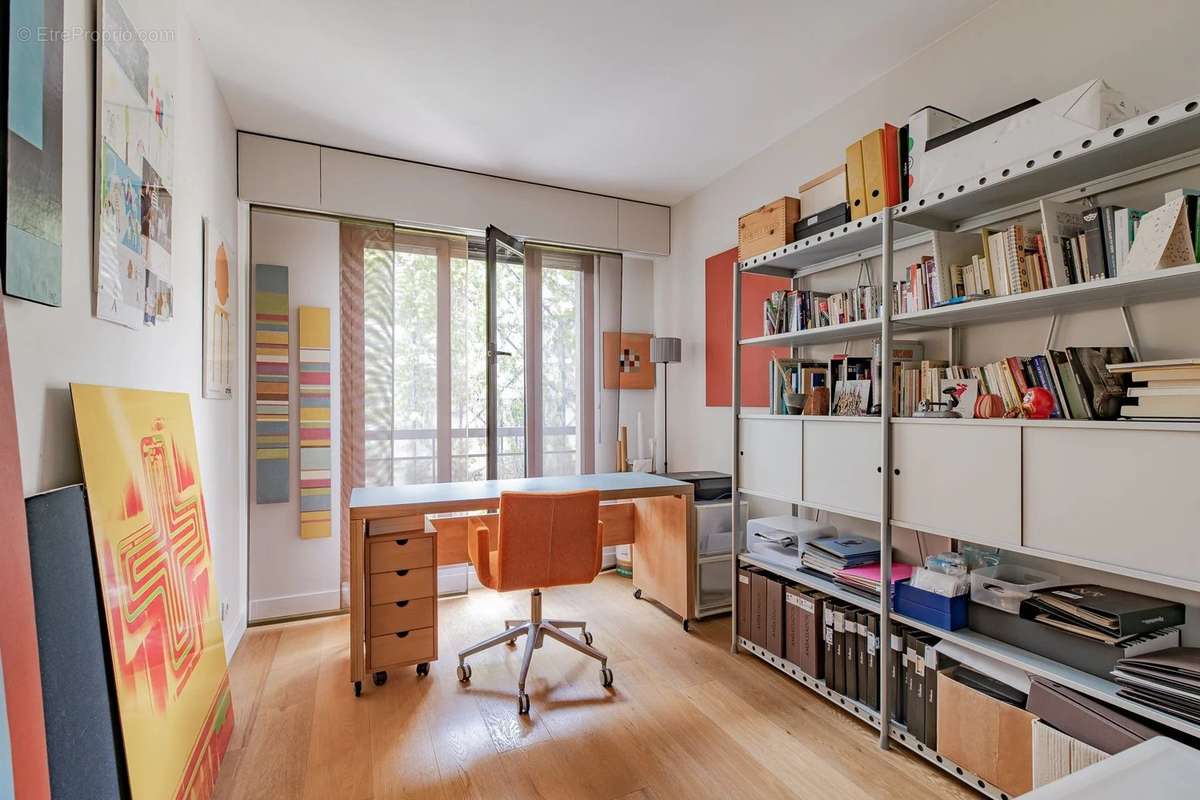 Appartement à PARIS-1E