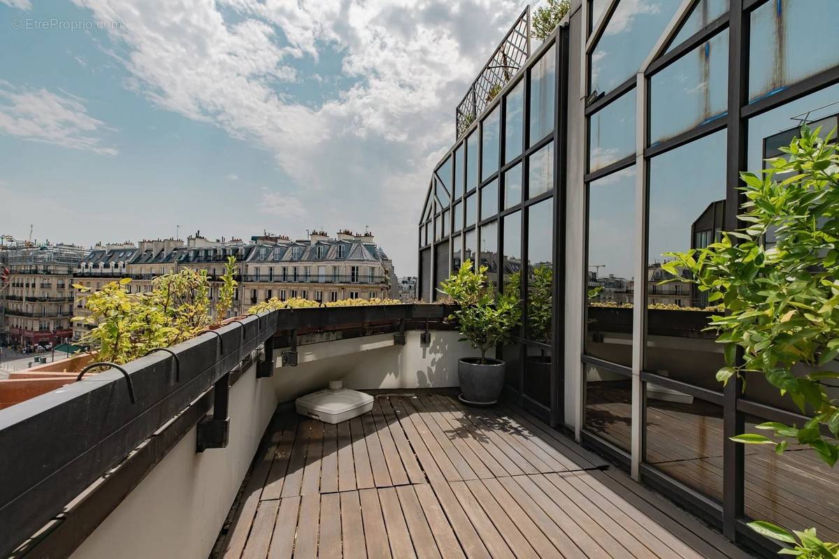 Appartement à PARIS-1E