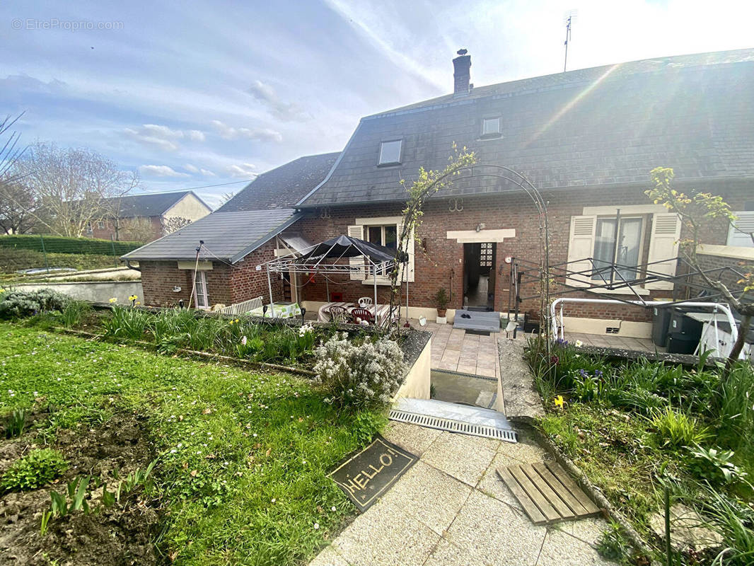 Maison à COUCY-LE-CHATEAU-AUFFRIQUE