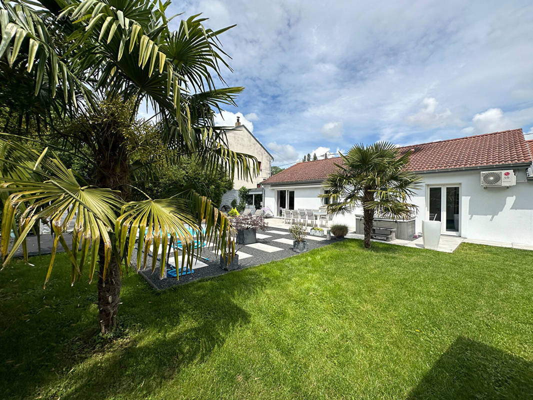 Maison à CHATEL-SAINT-GERMAIN