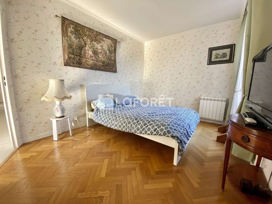 Appartement à VERNEUIL-SUR-SEINE