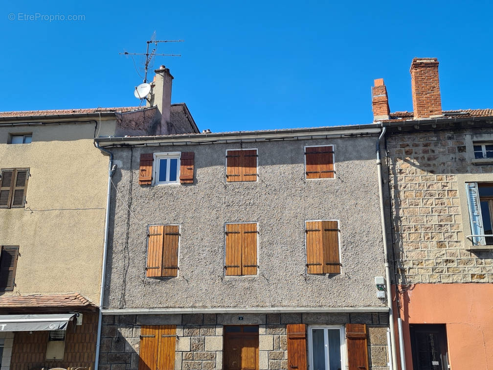 Maison à MONTFAUCON-EN-VELAY