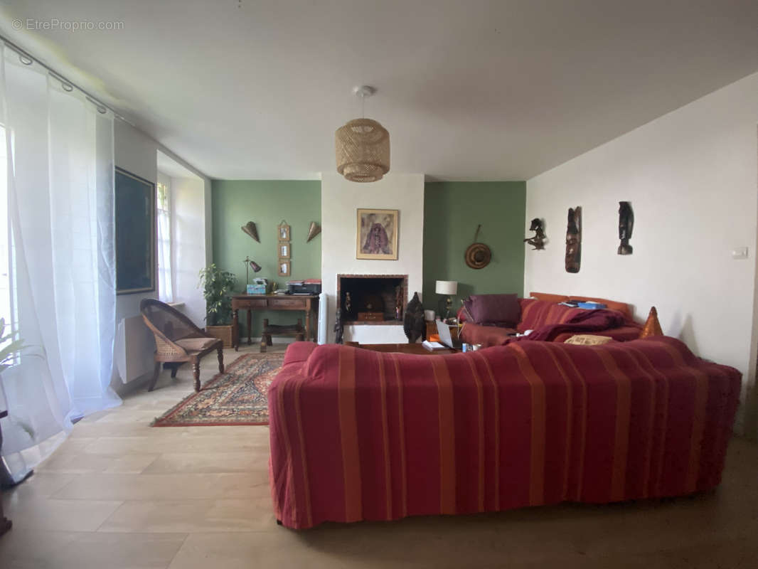 Appartement à POUANCE