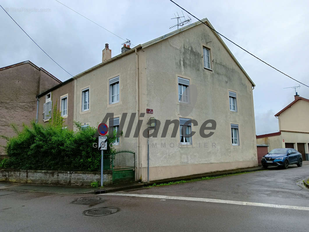 Maison à SAINT-LOUP-SUR-SEMOUSE