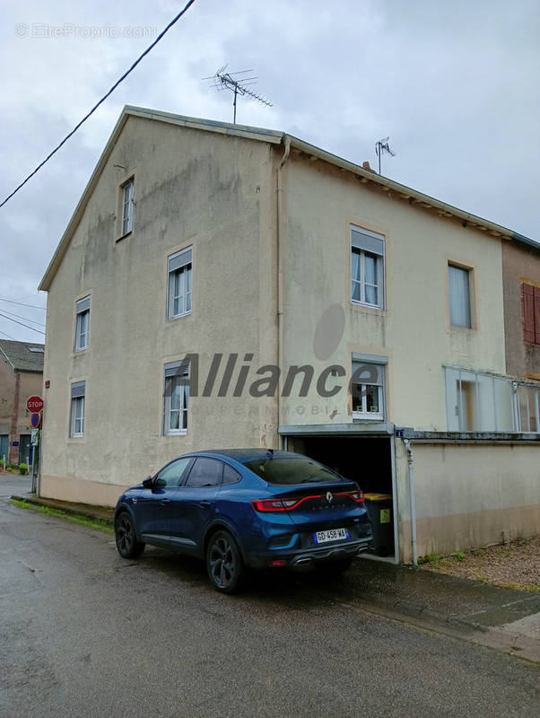 Maison à SAINT-LOUP-SUR-SEMOUSE