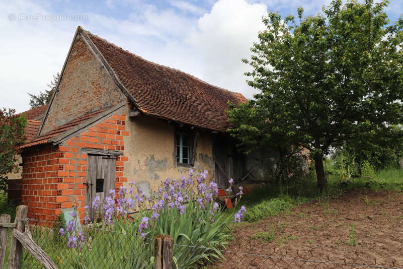 Maison à LUCENAY-LES-AIX