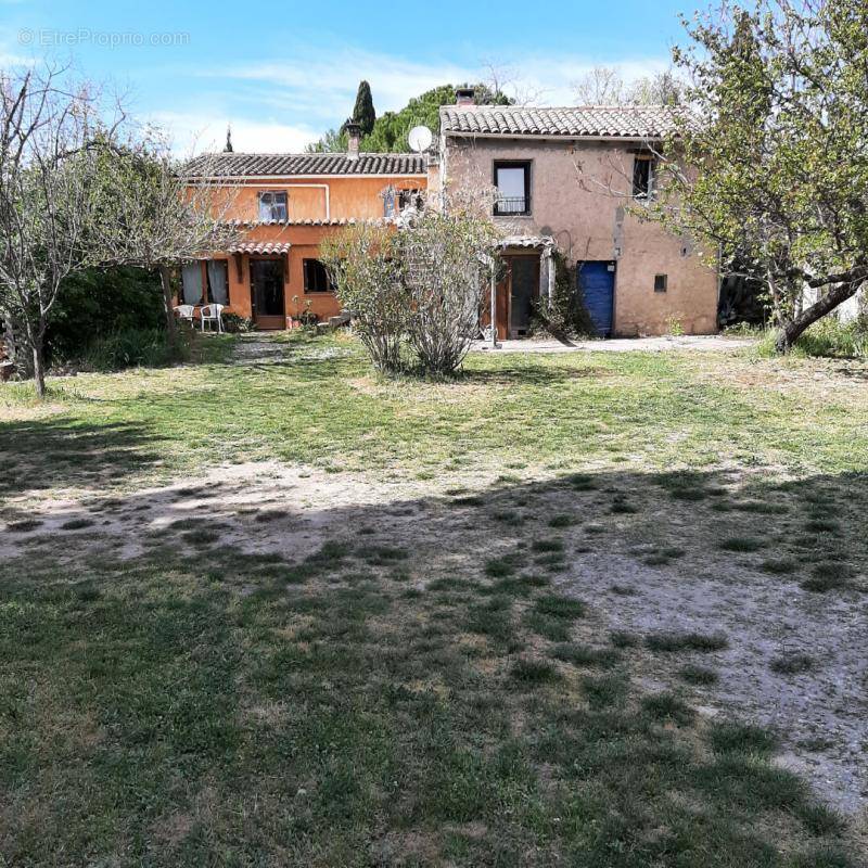 Maison à SAINT-SATURNIN-LES-APT