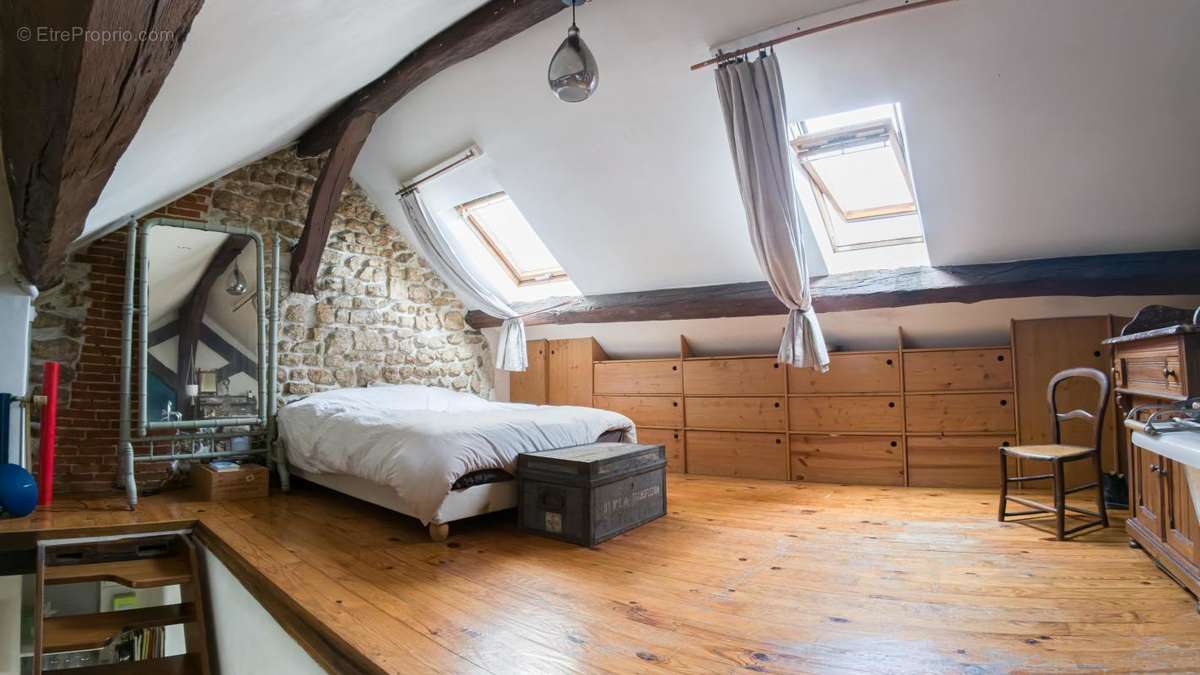 Appartement à PARIS-10E