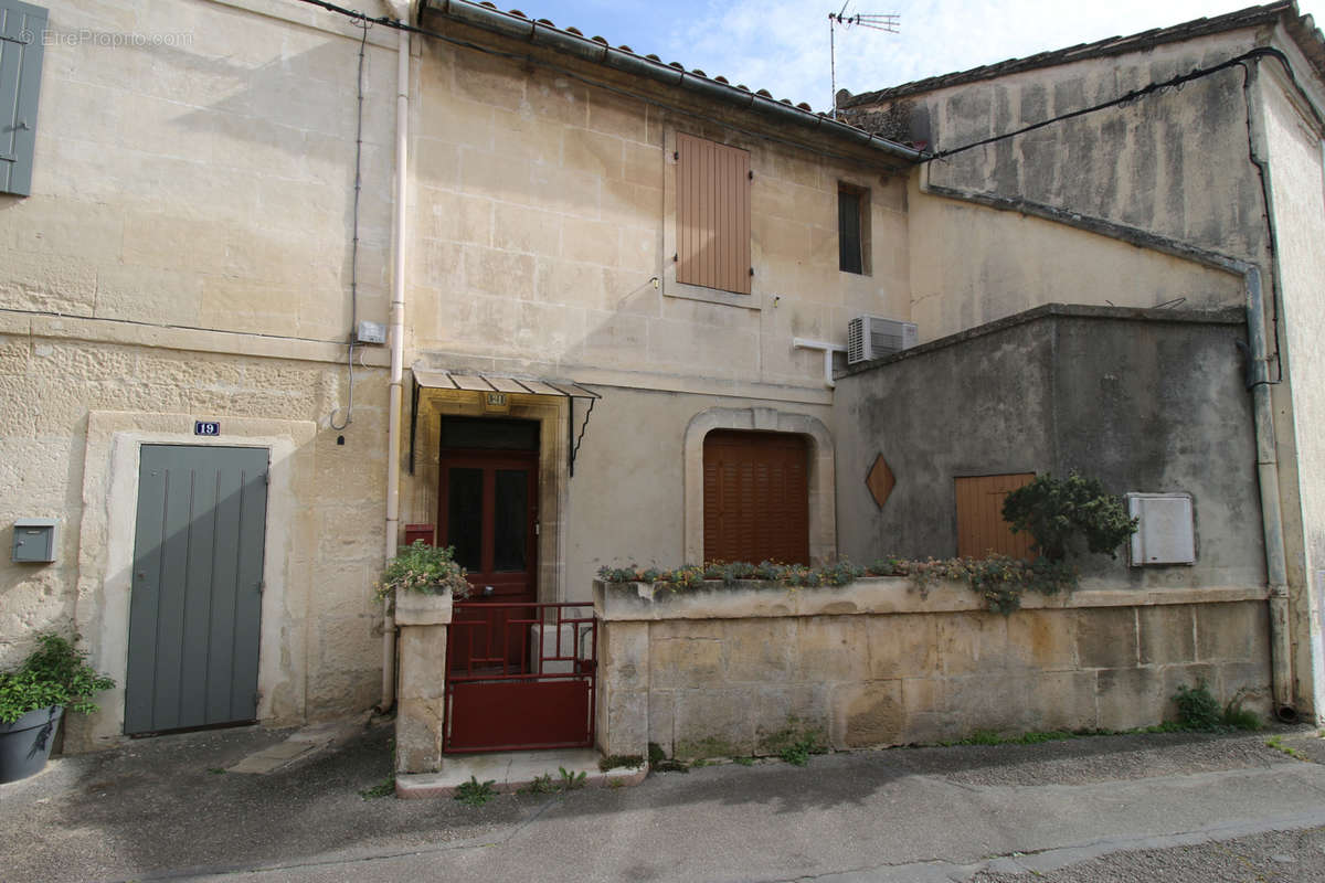 Maison à FONTVIEILLE