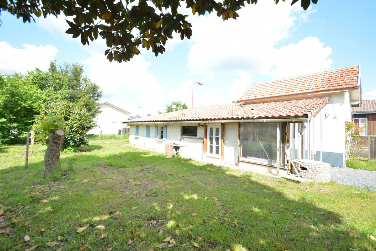 Maison à LE TEMPLE