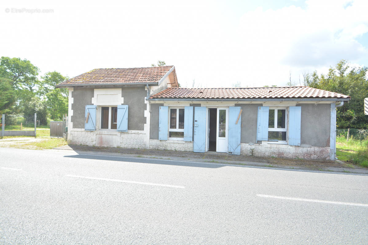 Maison à LE TEMPLE